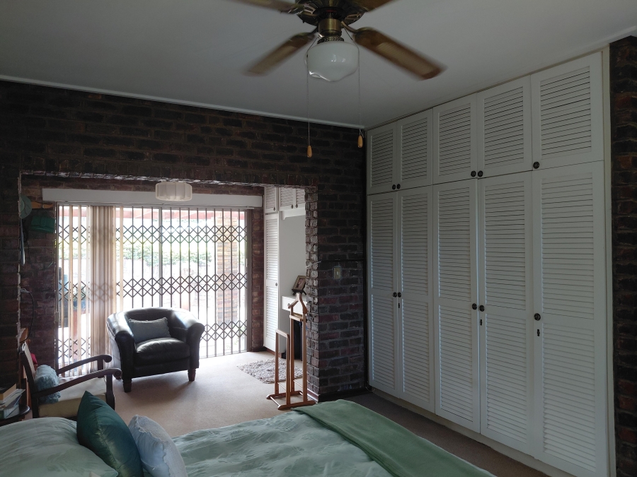 5 Bedroom Property for Sale in Vanes Estate Eastern Cape